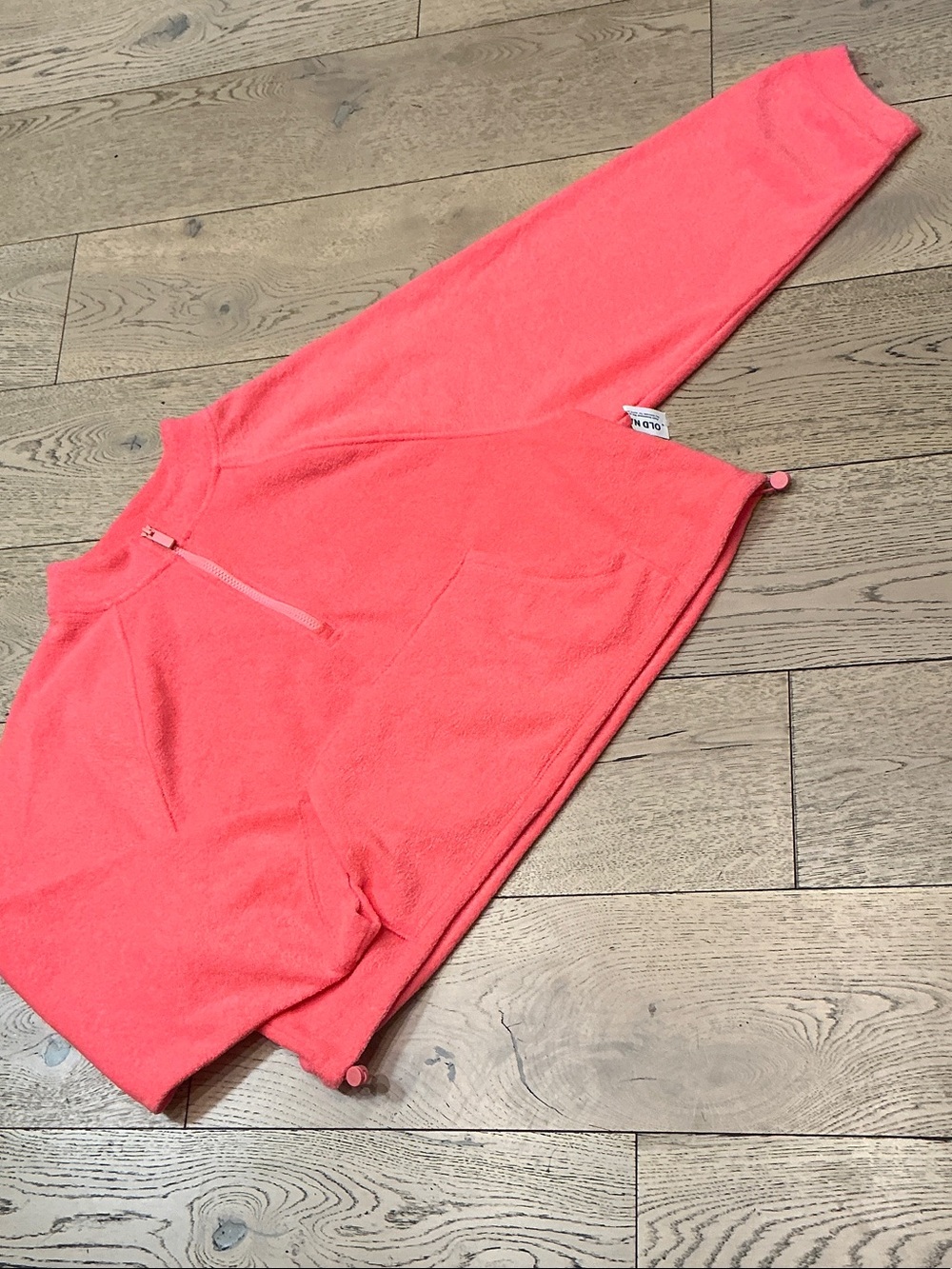 Woman’s Old Navy Melon crop 1/2 zip sweatshirt. Large. Pocket. Pull tabs. NWT!